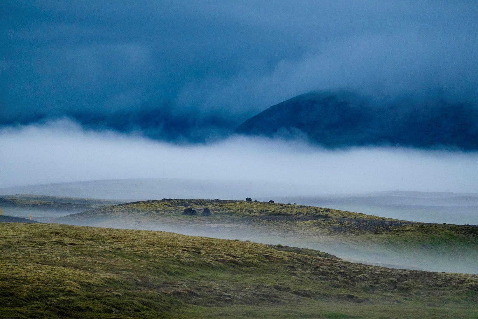 Þoka læðist um Mosfellsheiði. Mynd úr safni.