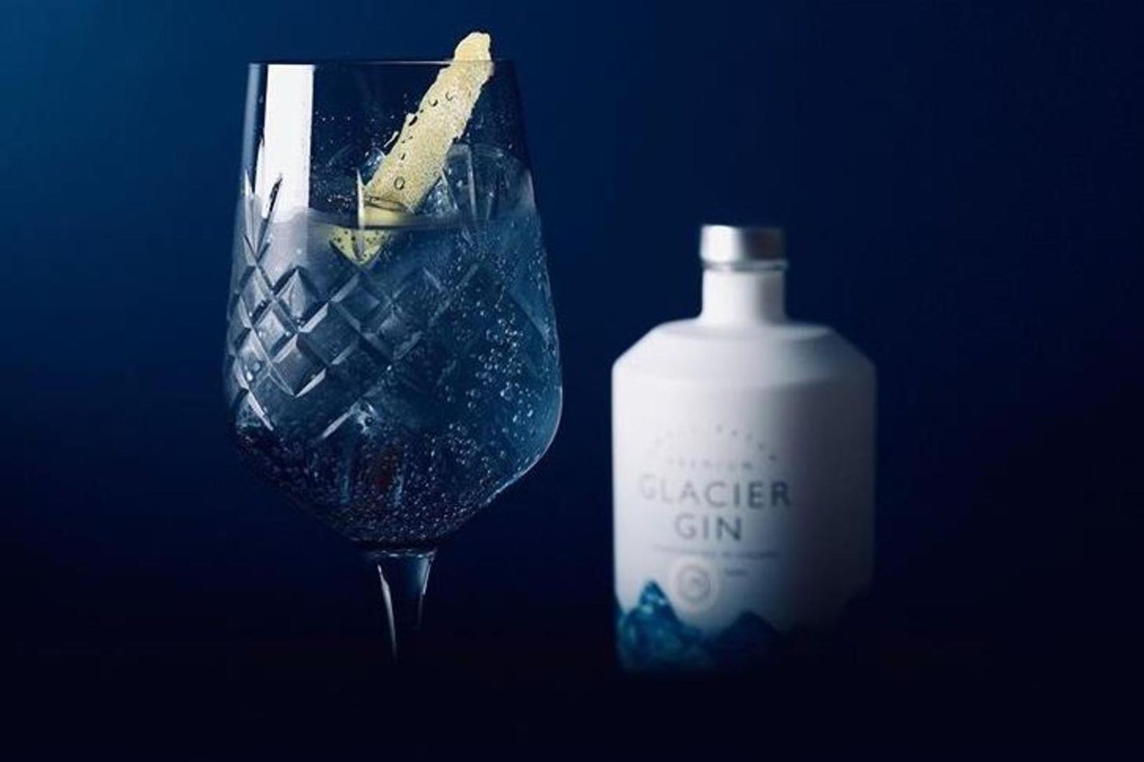 Glacier gin var að kynna nýtt léttgin á markað. Og …