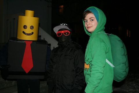 Children celebrate Öskudagur in fancy dress