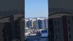 Árásarmannsins leitað og einn fluttur á sjúkrahús