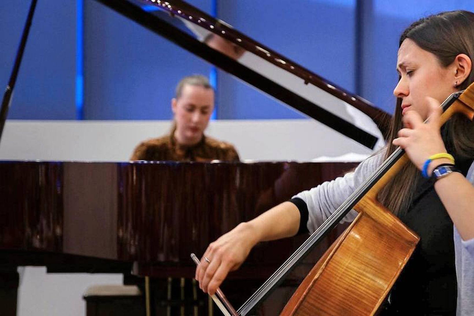 Flúði með fimm ára son sinn til Íslands