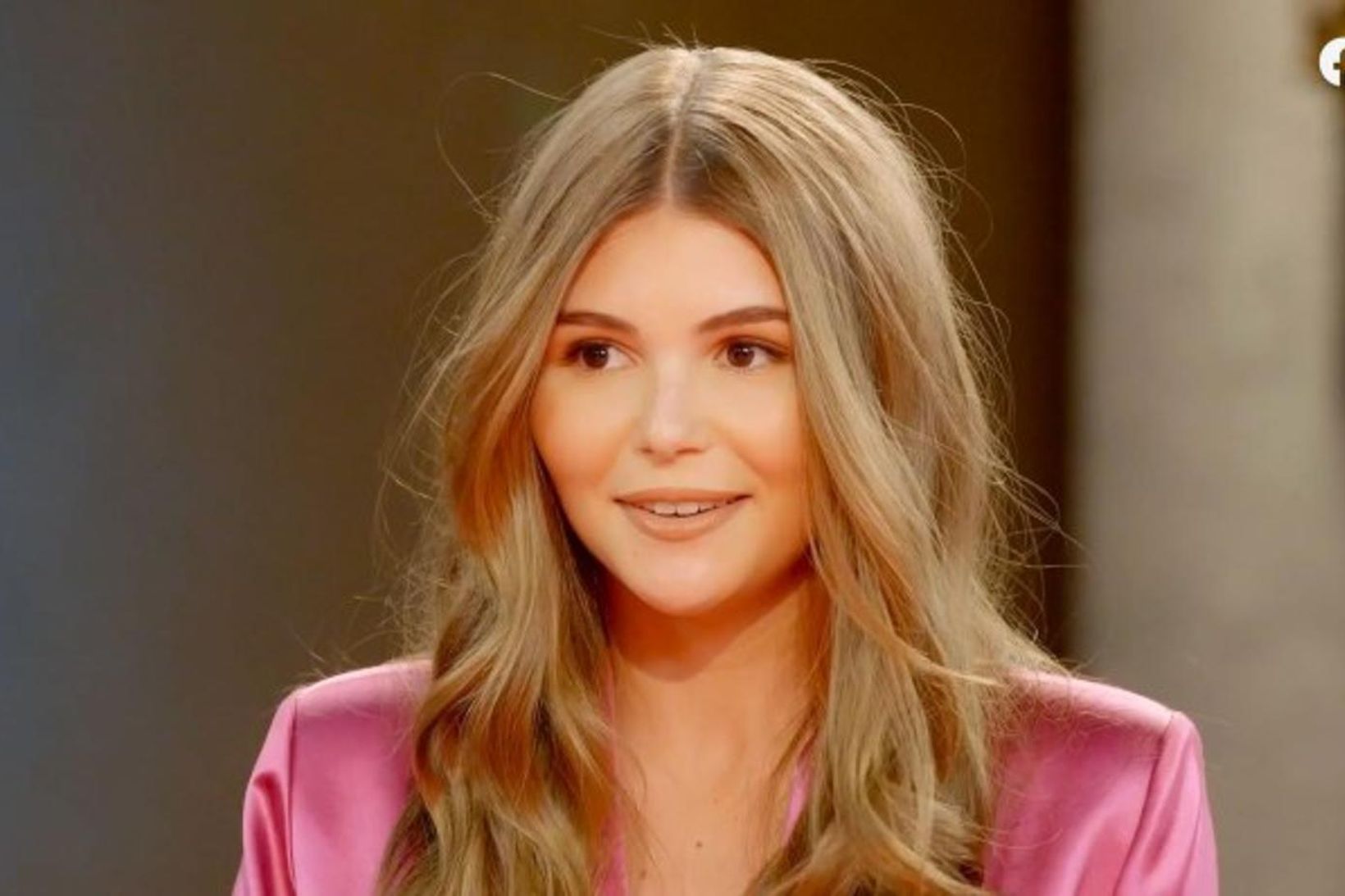 Olivia Jade Giannulli steig fram í þættinum Red Table Talk …