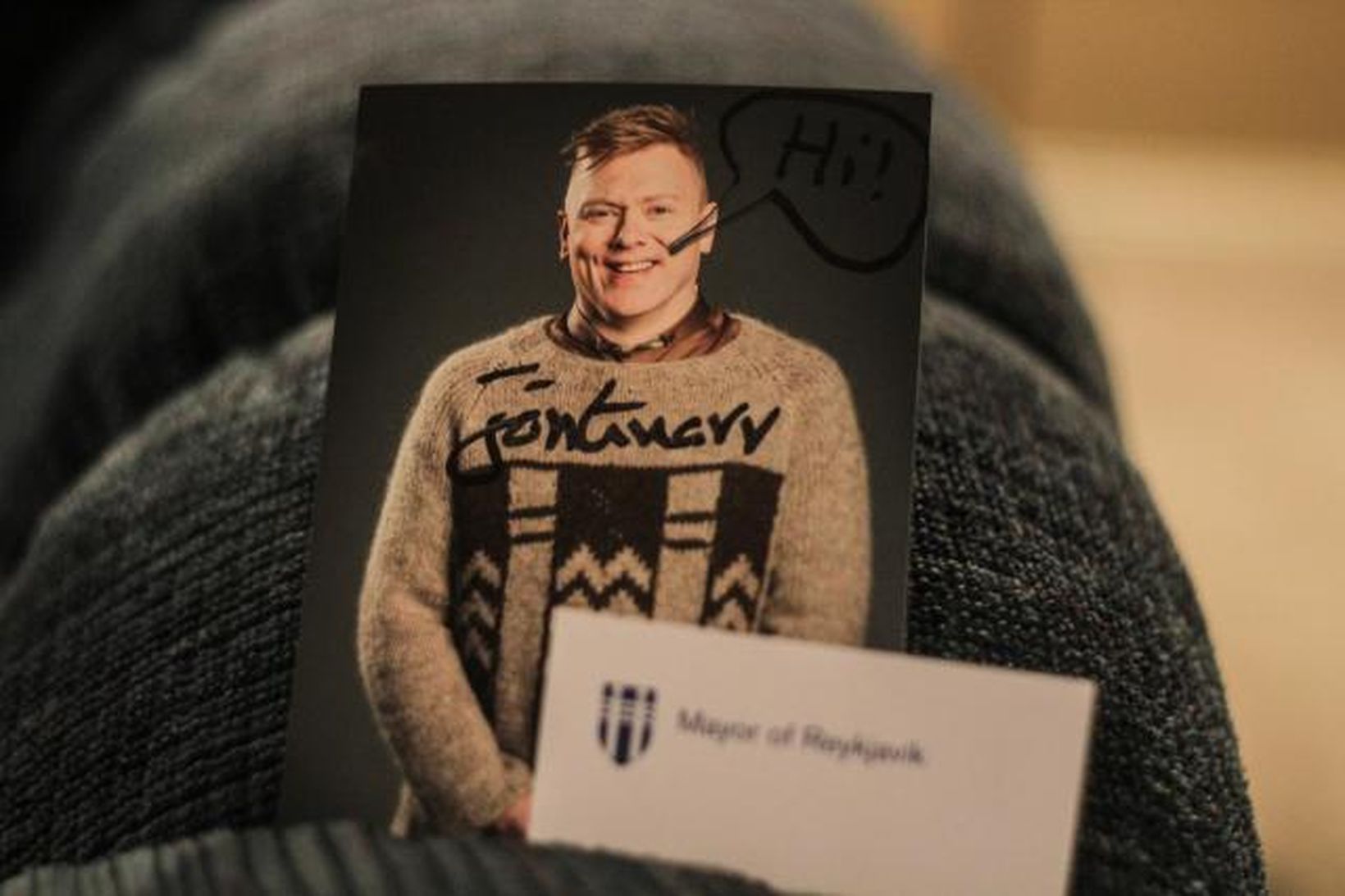 Jón Gnarr sendi ónefndum netverja úti í heimi áritaða mynd …