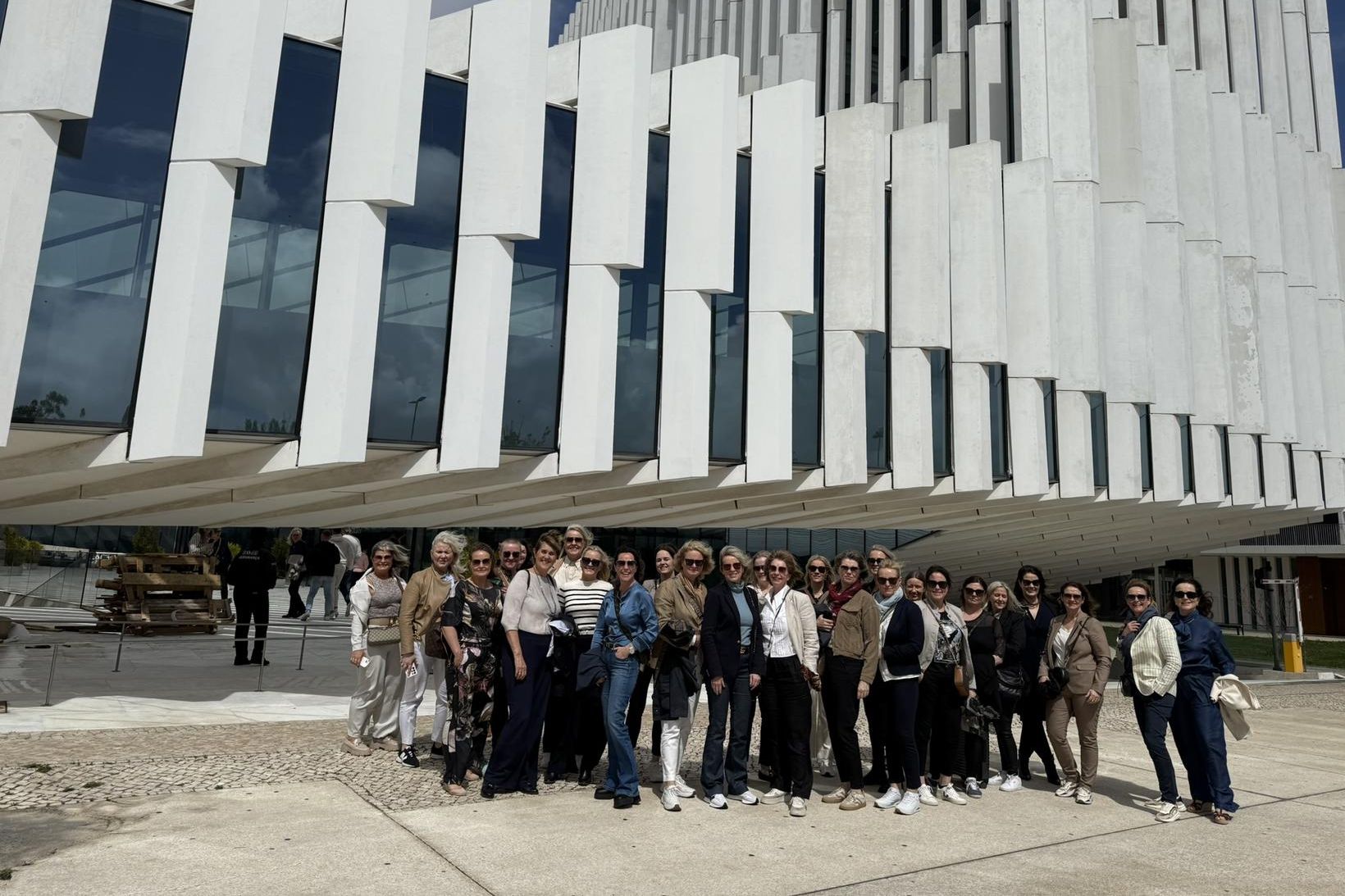 Hátt í fjörtíu konur fóru í afmælisferð LeiðtogaAuðar til Lissabon …
