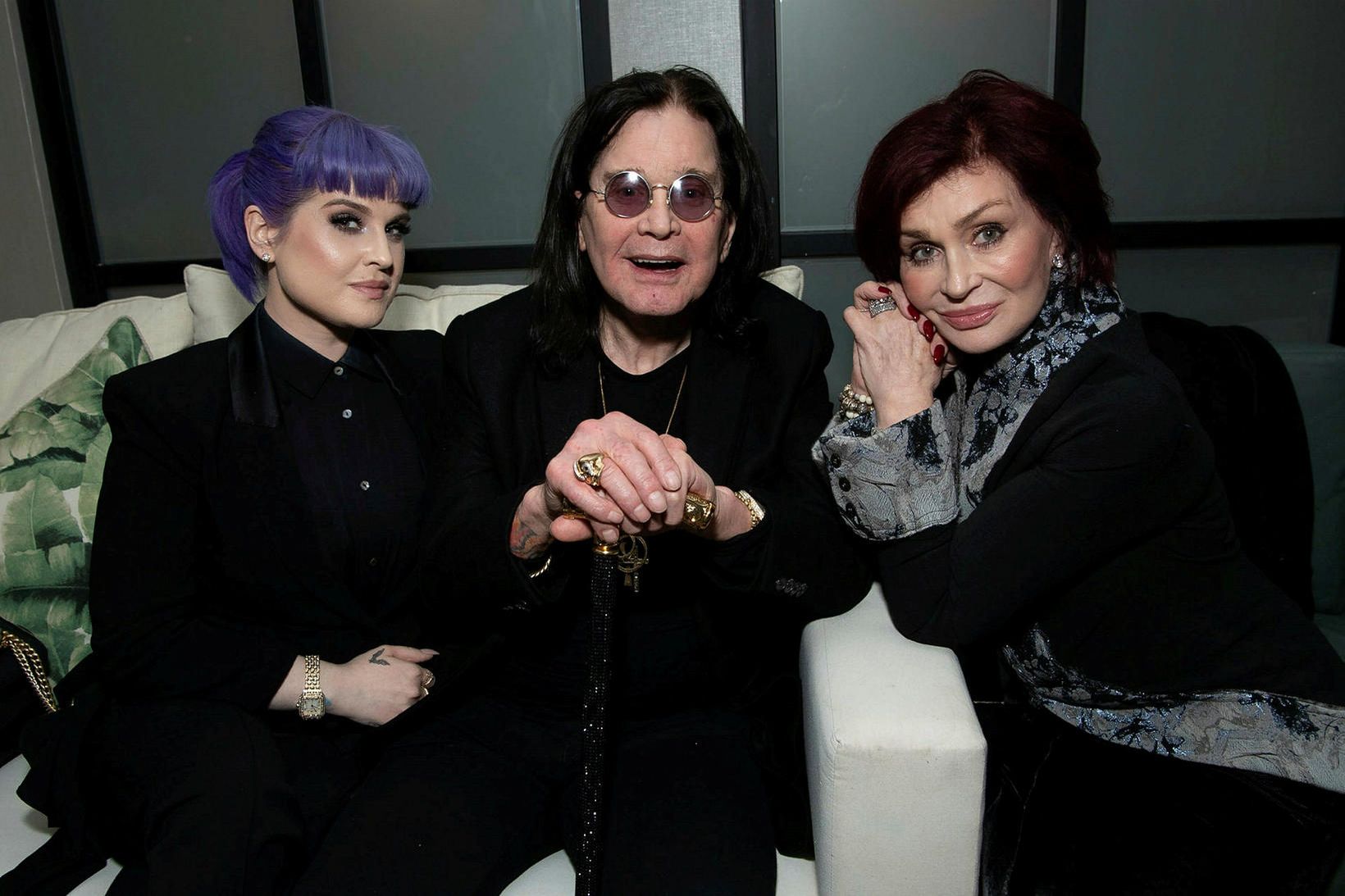 Ozzy Osbourne ásamt dóttur sinni Kelly Osbourne og eiginkonunni Sharon …