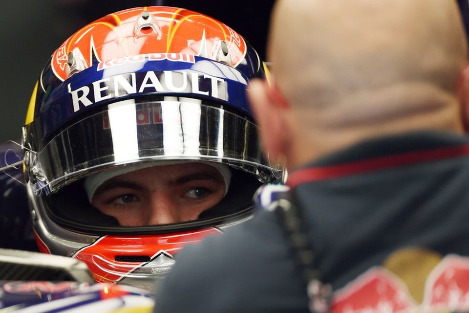 Max Verstappen í Toro Rosso bílnum við upphaf æfingarinnar í Suzuka.