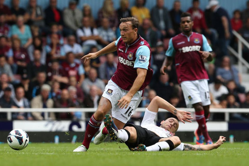 Mark Noble var valinn besti leikmaður West Ham á síðasta tímabili en hann kemur úr …