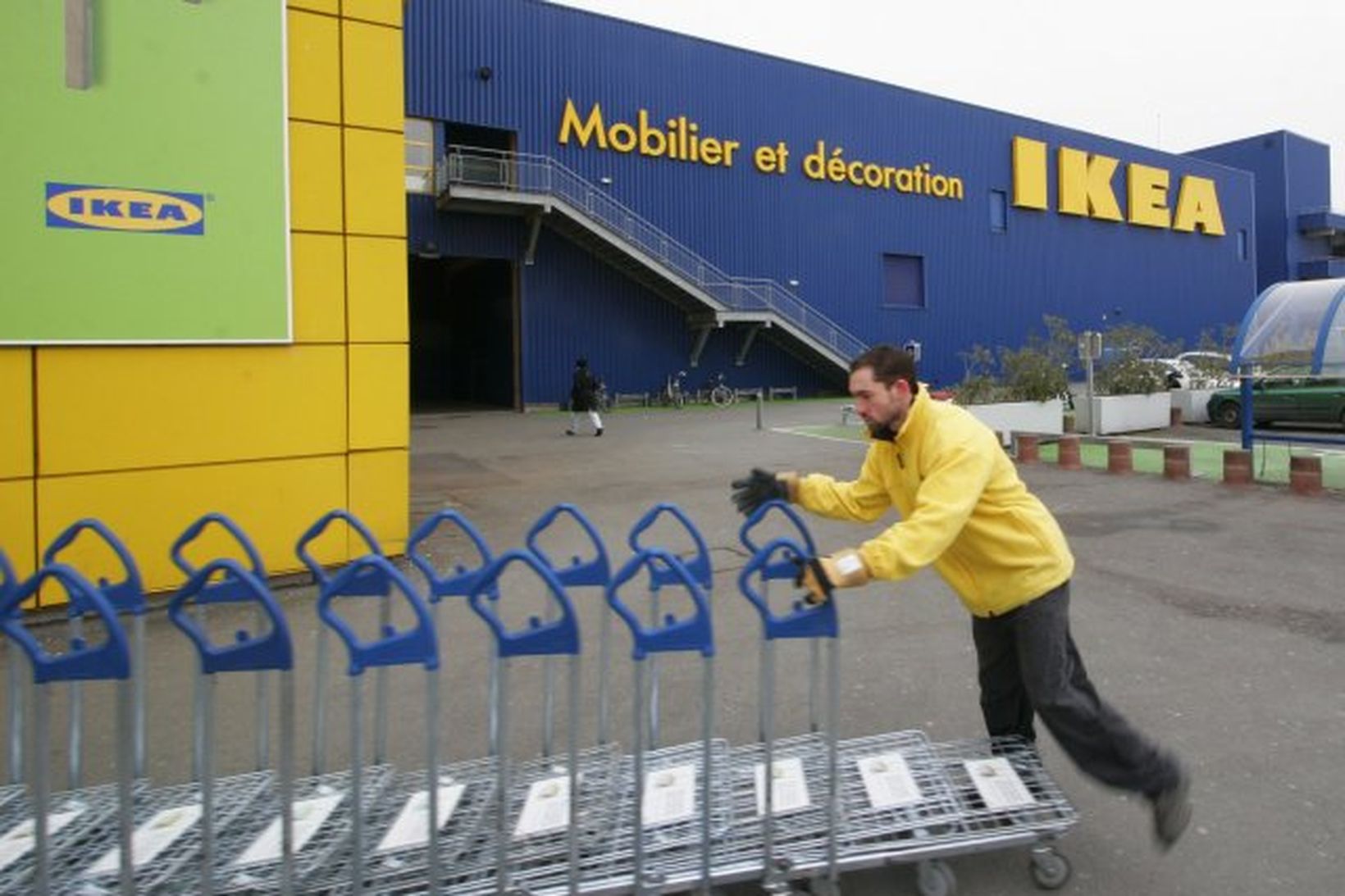 Starfsmenn Ikea í Mílanó vilja ekki láta mæla klósettdvölina.