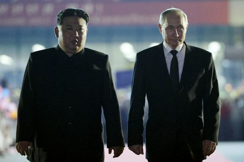 Kim Jong-un, leiðtogi Norður-Kóreu, (til vinstri) og Vladimír Pútín Rússlandsforseti í júní síðastliðnum.