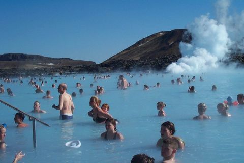 The Blue Lagoon is undoubtedly Iceland's most famous hot lagoon, a perfect place to spend a relaxing Sunday.