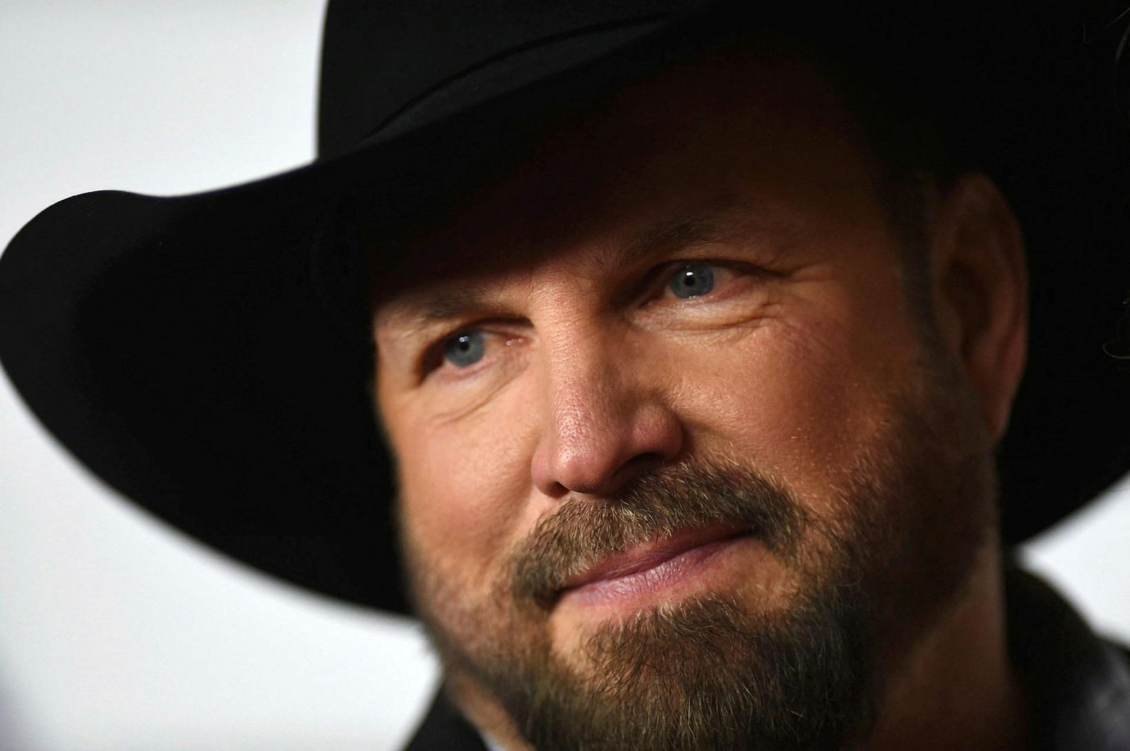 Garth Brooks sakaður um nauðgun 