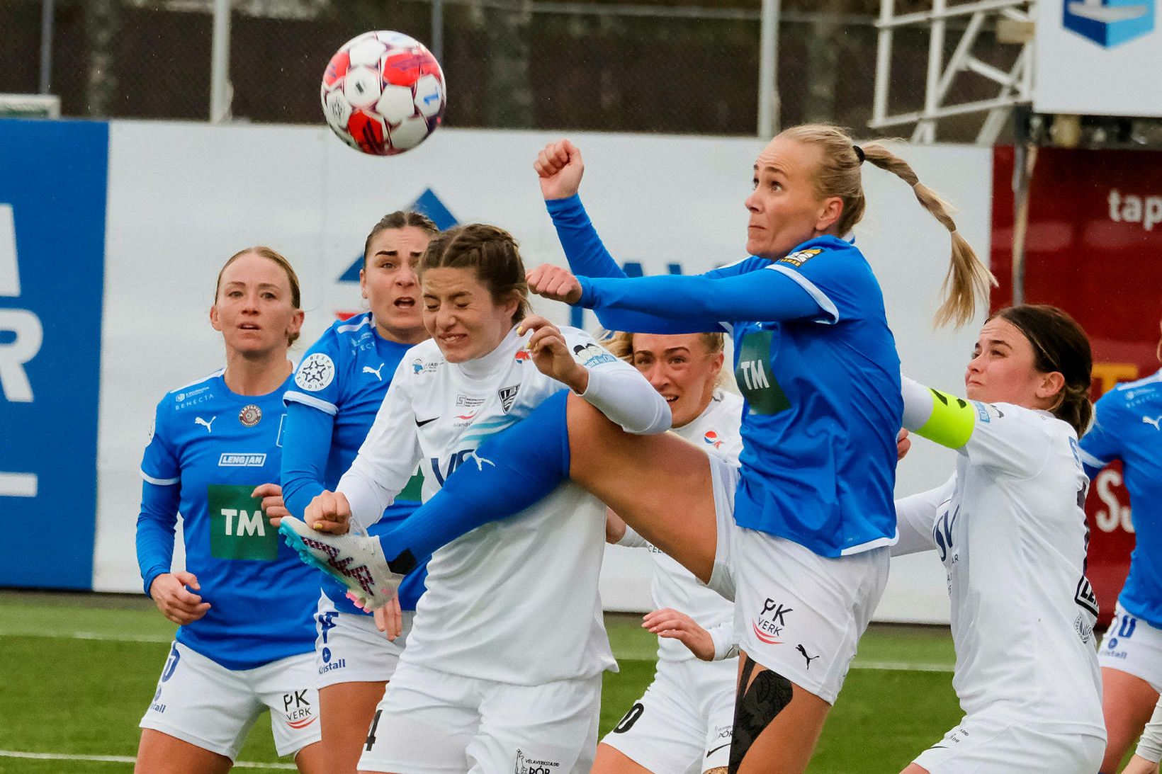 Garðbæingurinn Málfríður Erna Sigurðardóttir í baráttunni í leiknum í kvöld.