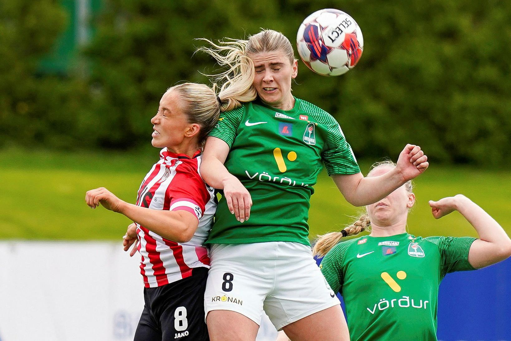 Heiða Ragney Viðarsdóttir og Álfhildur Rósa Kjartansdóttir eigast við.