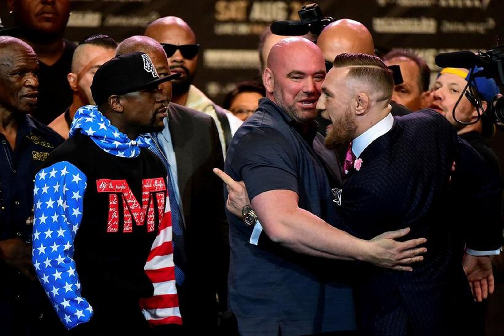 McGregor og Mayweather ræða málin.