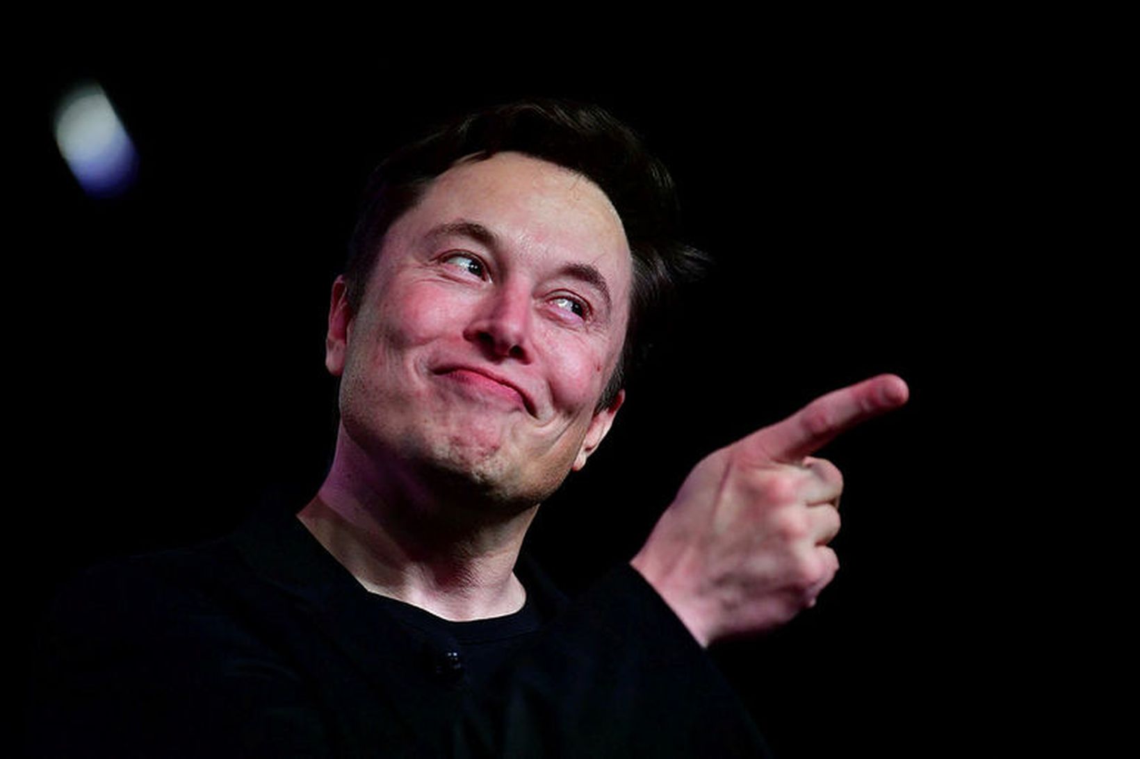Elon Musk kynnir nýjan bíl, Tesla Model Y, á fundinum …