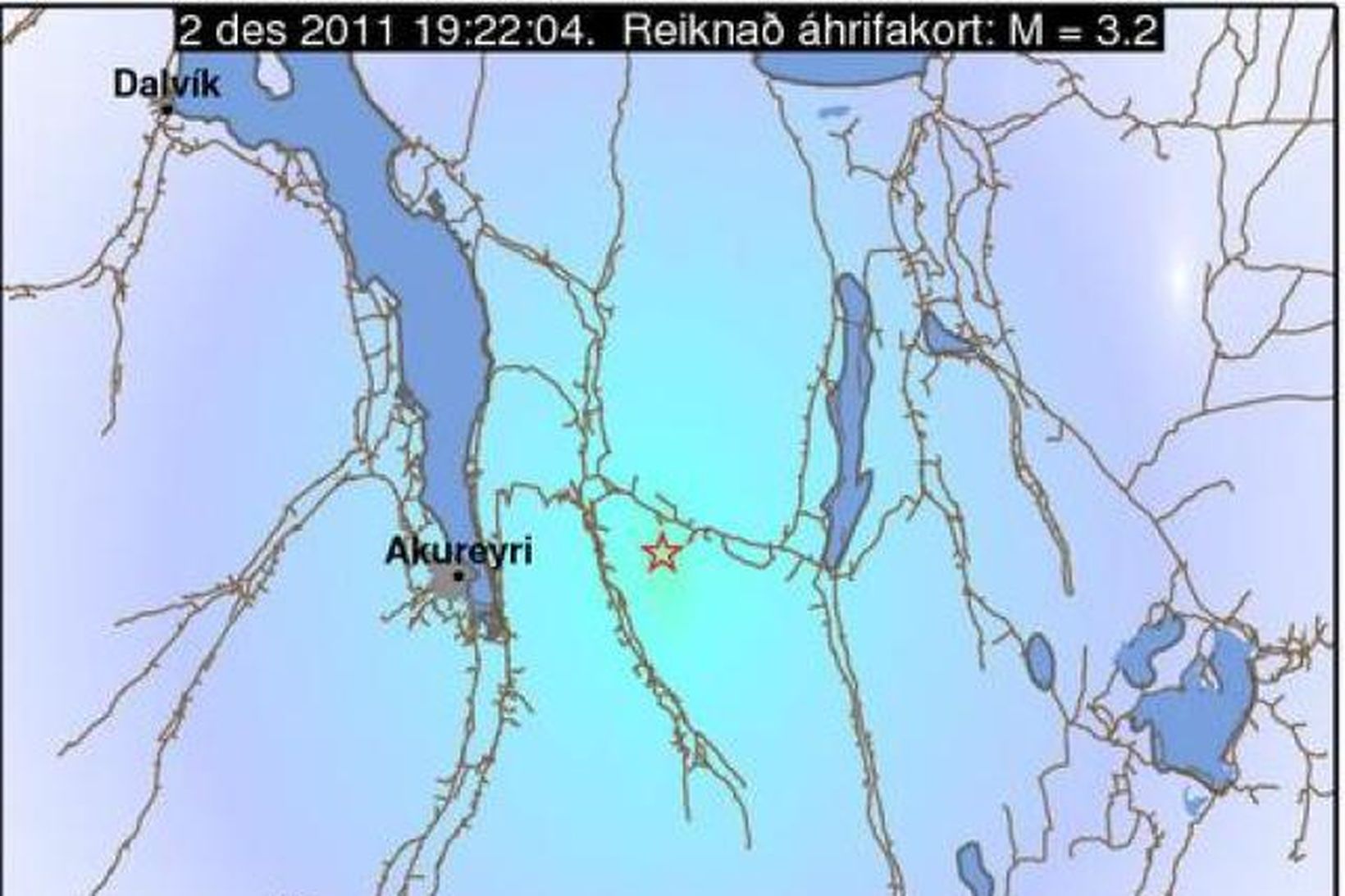 Kortið sýnir staðsetningu og áhrif skjálftans.