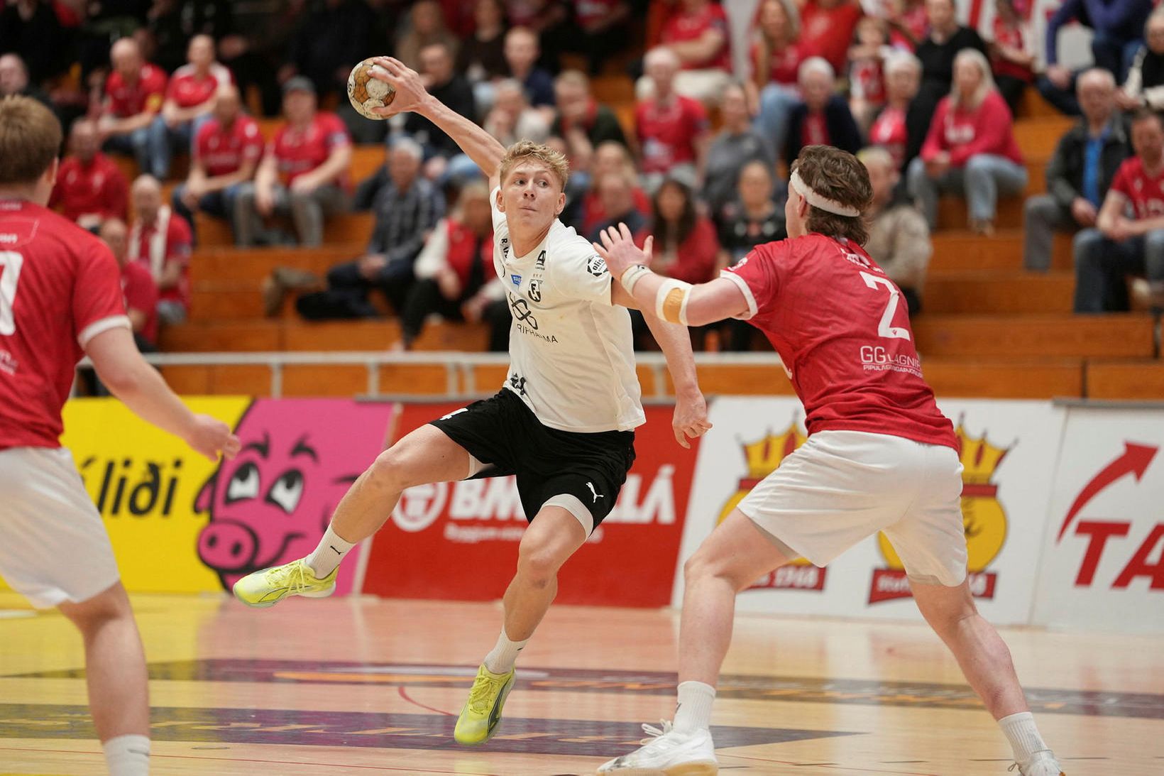 Sannfærandi hjá FH og einvígið jafnt