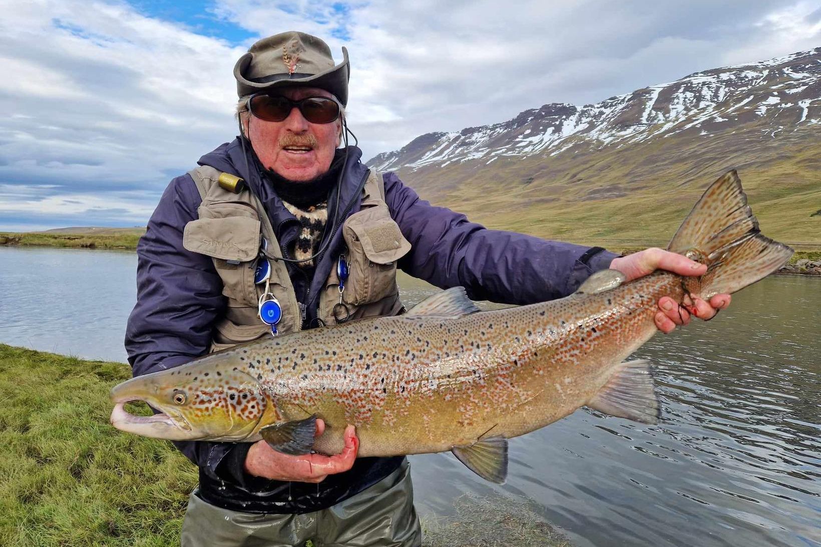 Sá stærsti til þessa í Vatnsdalsá. Lúðvík Lúðvíksson fékk hann …