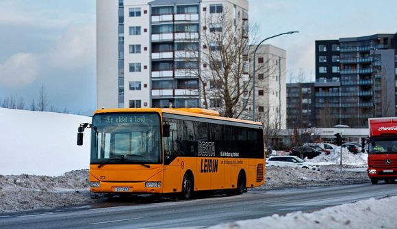 Ráðgátan um kyrrstæða strætóinn leyst 