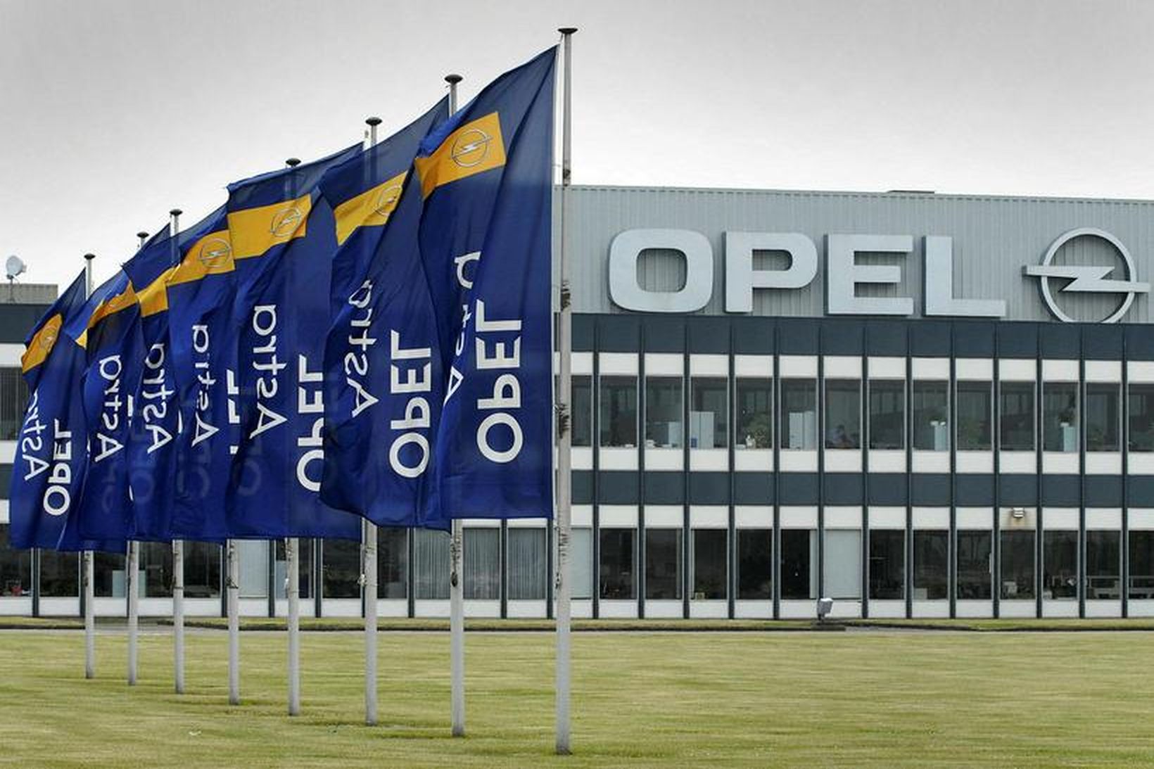 Bílsmiðja Opel í Antwerpen í Belgíu.