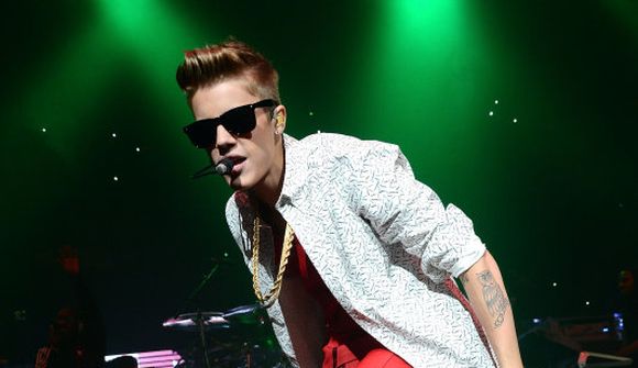 Amma Biebers vorkennir honum