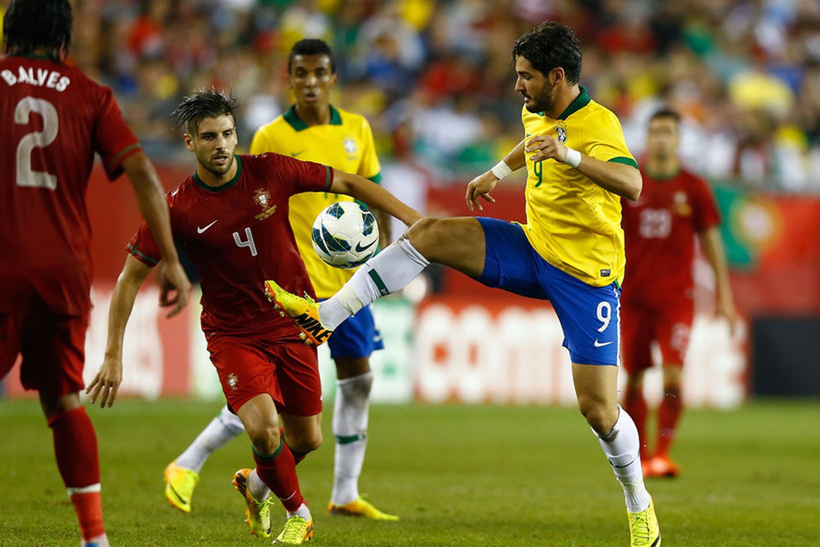 Alexandre Pato í leik með brasilíska landsliðinu.
