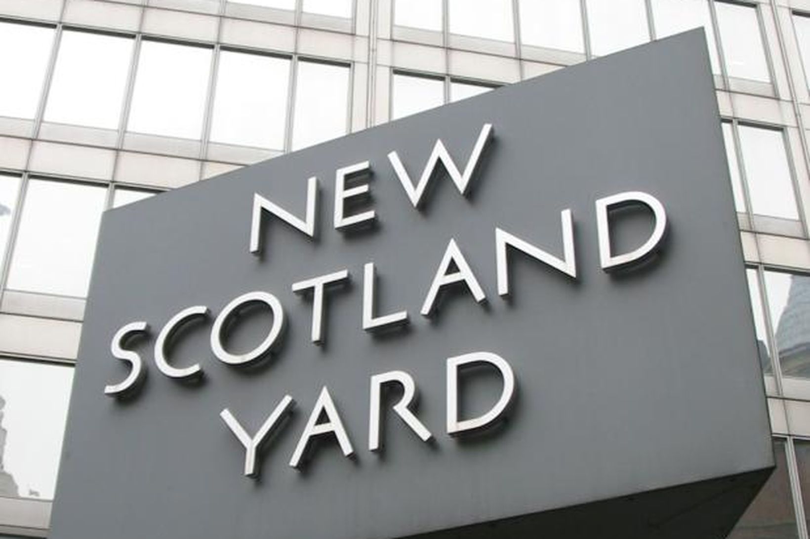 Scotland Yard breska lögreglan.