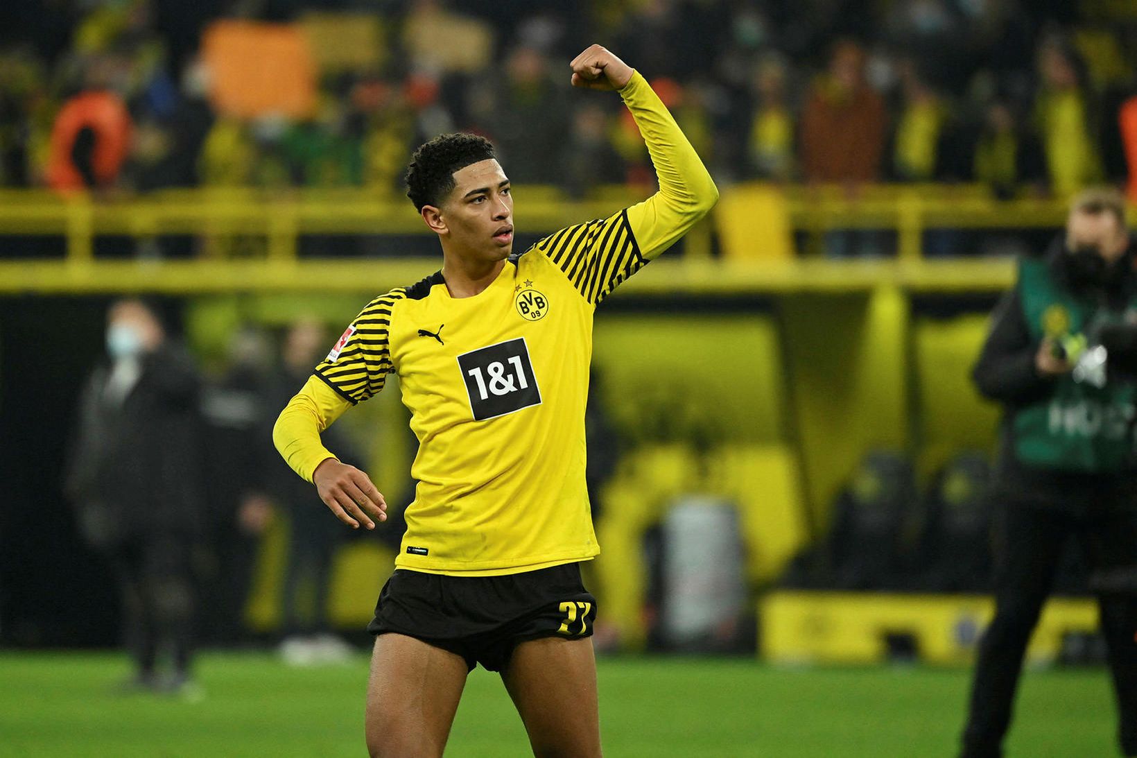 Jude Bellingham leikur með Borussia Dortmund.