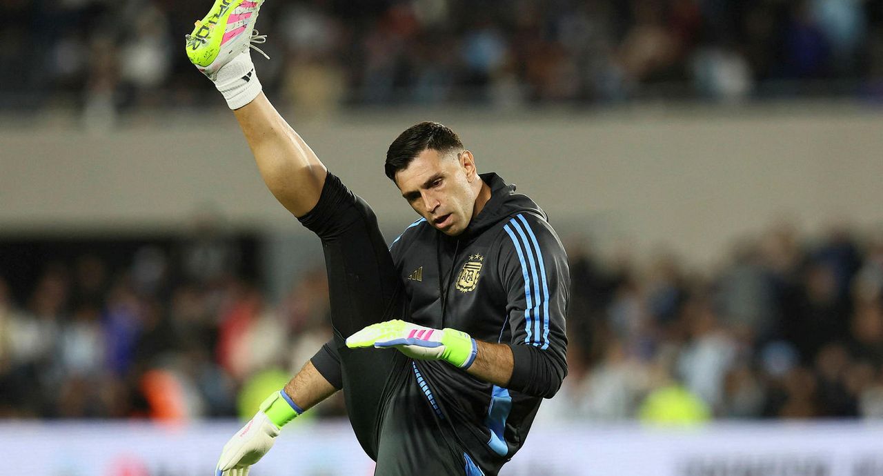 Emiliano Martinez vill vera áfram á Englandi.
