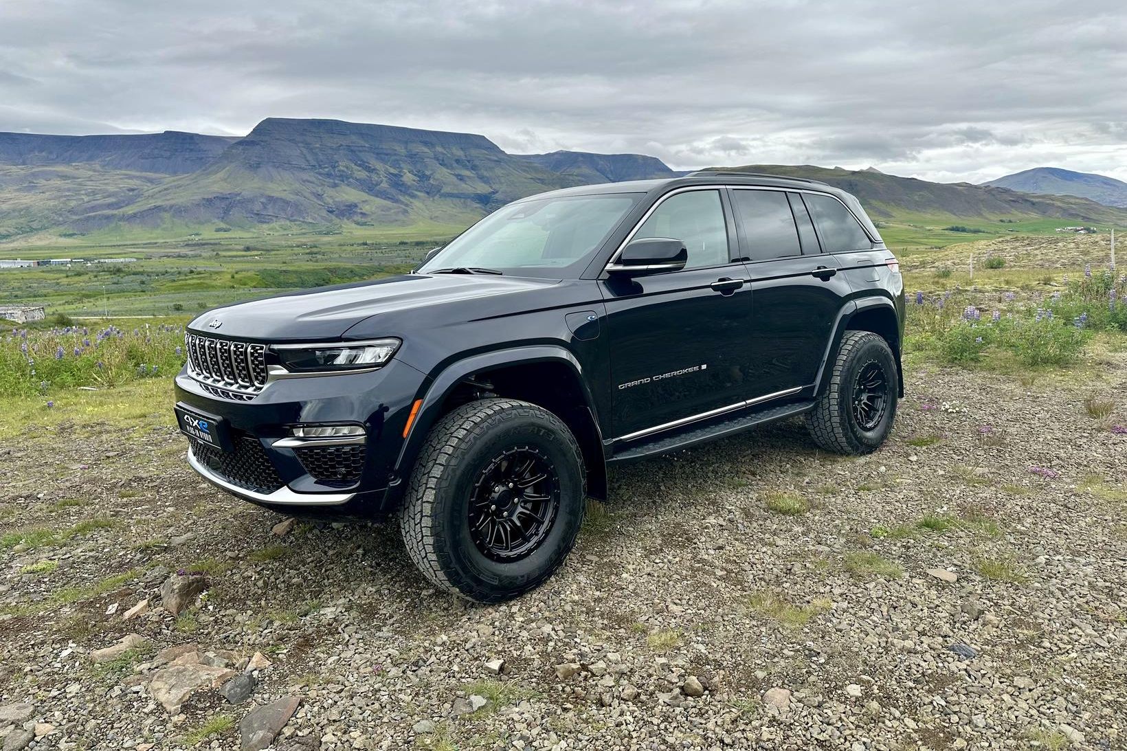 Fimm ára ábyrgð er á nýjum Grand Cherokee hjá Ísband …