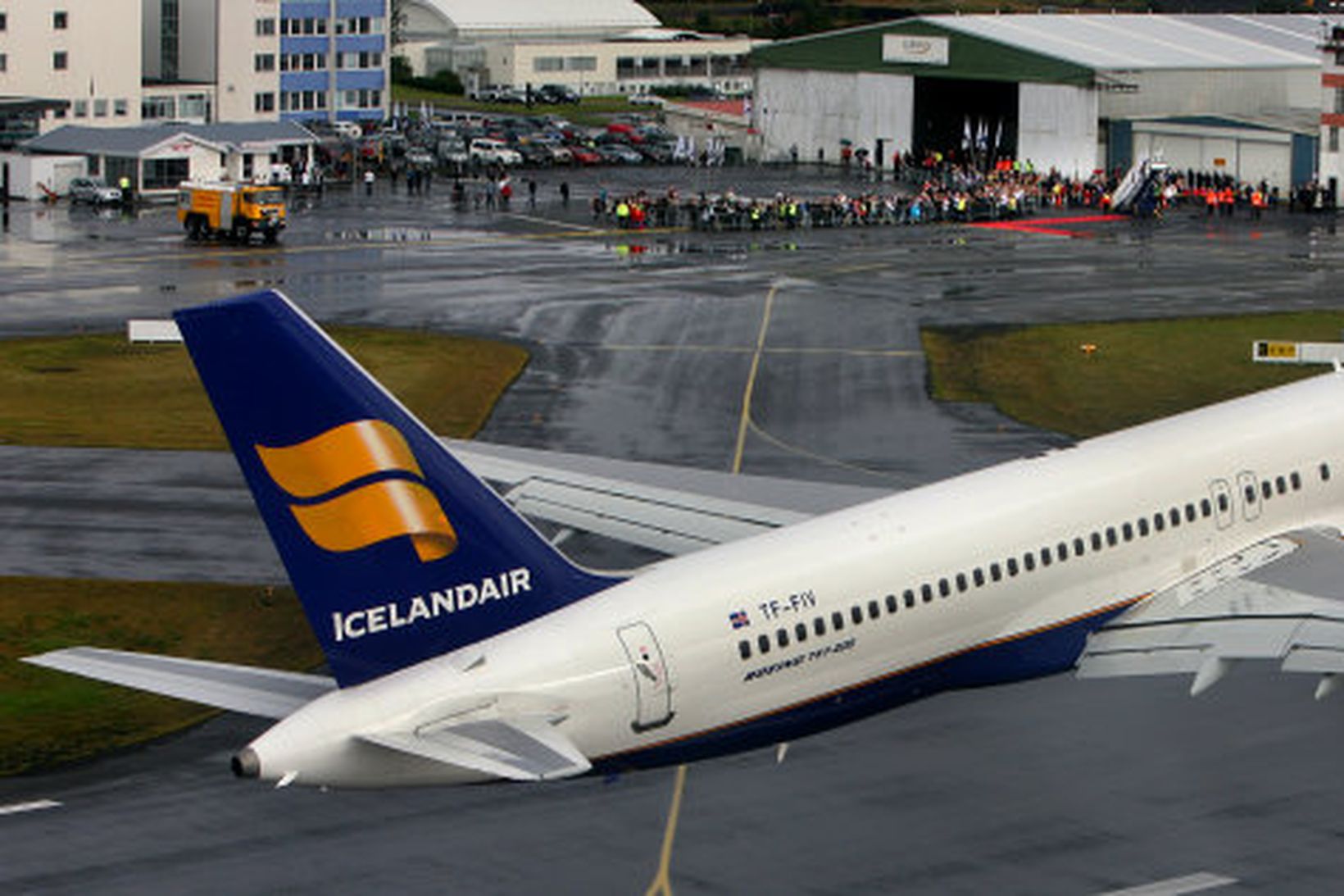 Boeing 757-vél Icelandair lendir á Reykjavíkurflugvelli.