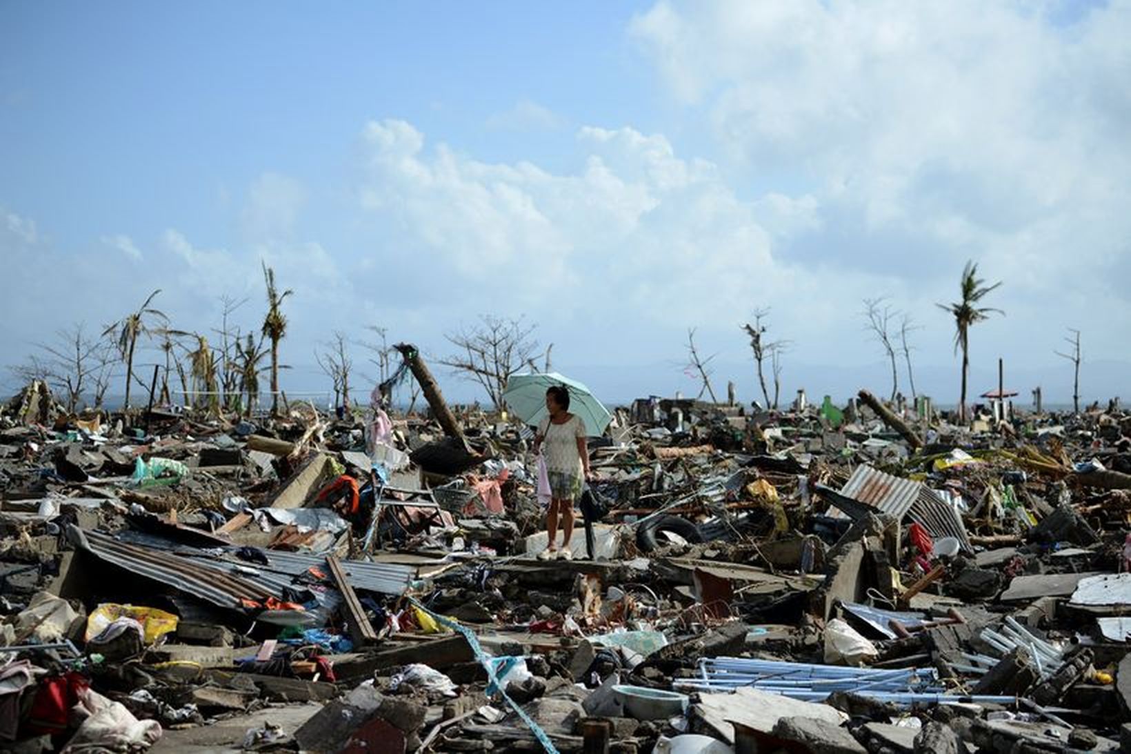 Ofurfellibylurinn Haiyan lagði borgina Tacloban á Filippseyjum að miklu leyti …