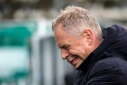 Óskar Hrafn Þorvaldsson svekktur á hliðarlínunni í leiknum.