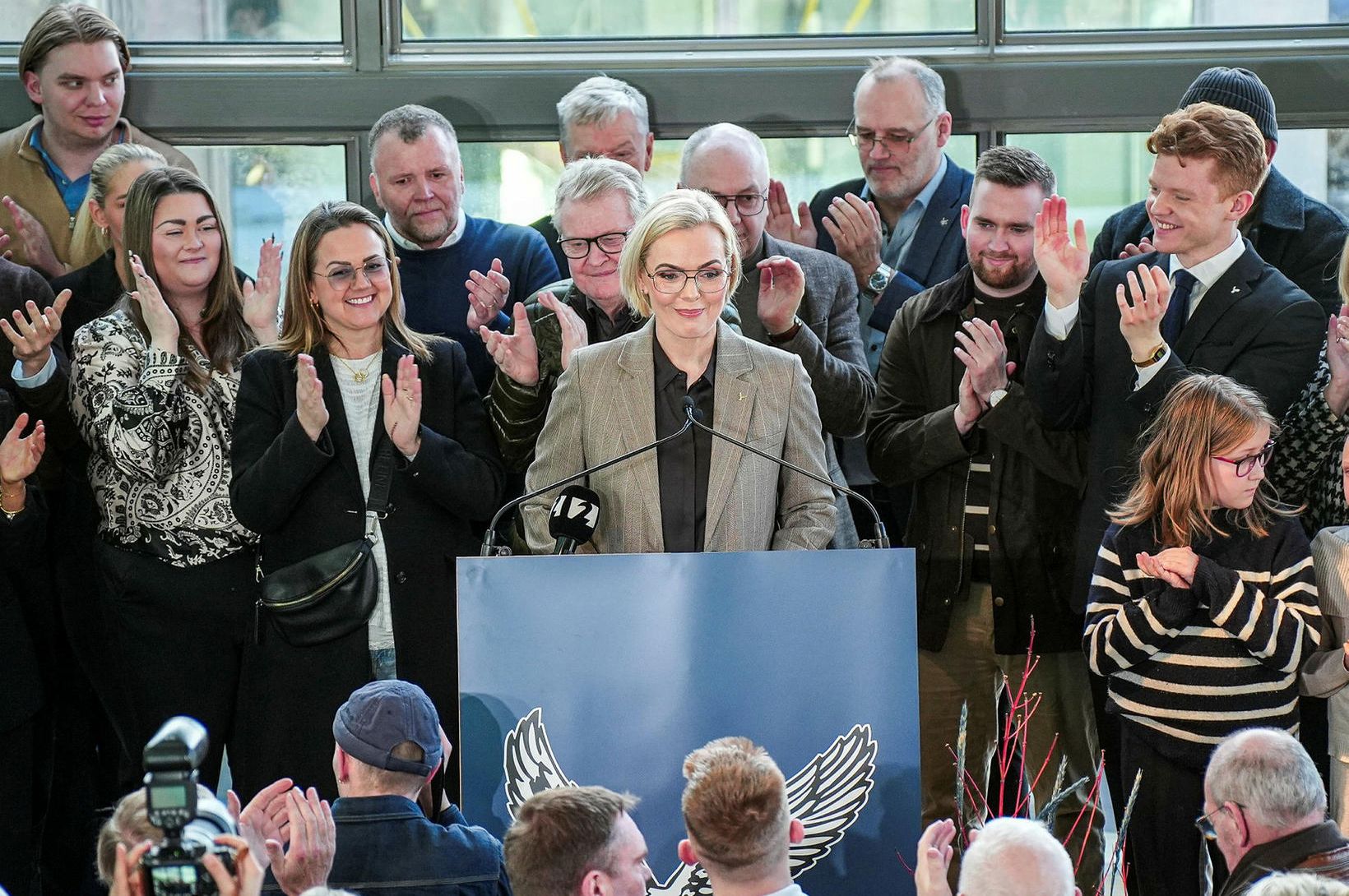 Guðrún hjólar í ríkisstjórnina