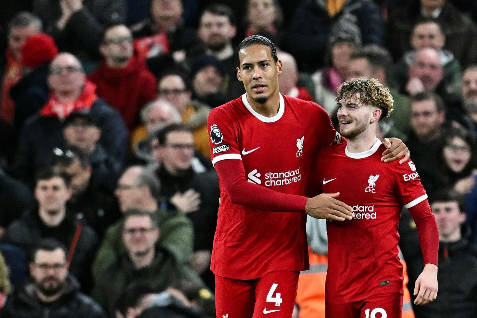 Virgil van Dijk og Harvey Elliott í leik með Liverpool …