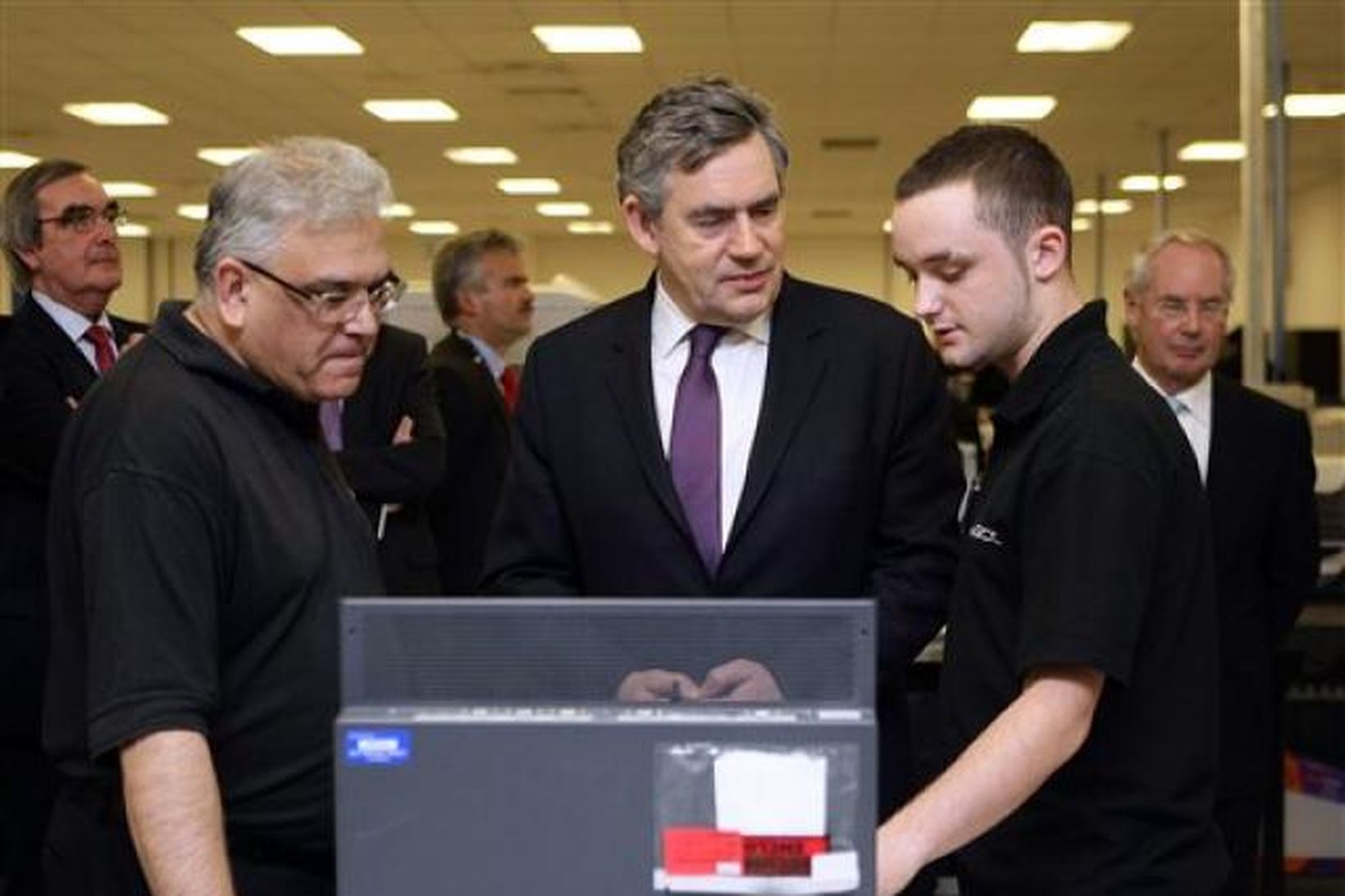 Gordon Brown ferðast nú um Bretland þessa dagana og heimsækir …