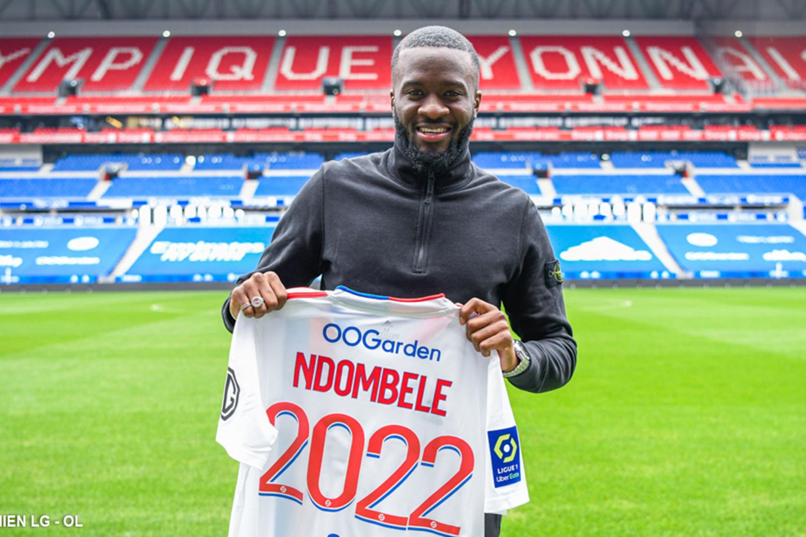 Tanguy Ndombele er genginn til liðs við Lyon í Frakklandi.