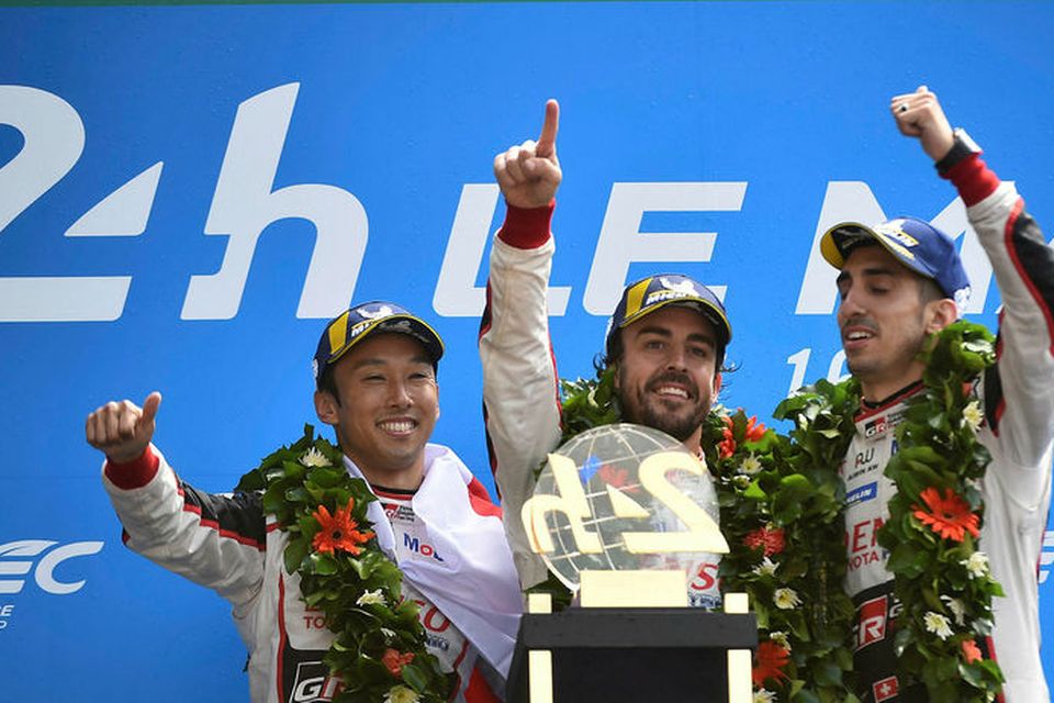 Sigurlið Toyota í Le Mans (f.v.): Kazuki Nakajima, Fernando Alonso og Sebastien Buemi.