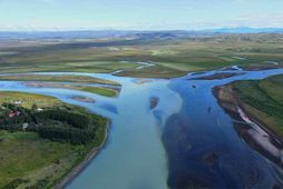 Ármót Stóru Laxár og Hvítár. Iða á þetta land og um kílómetra upp eftir Stóru …