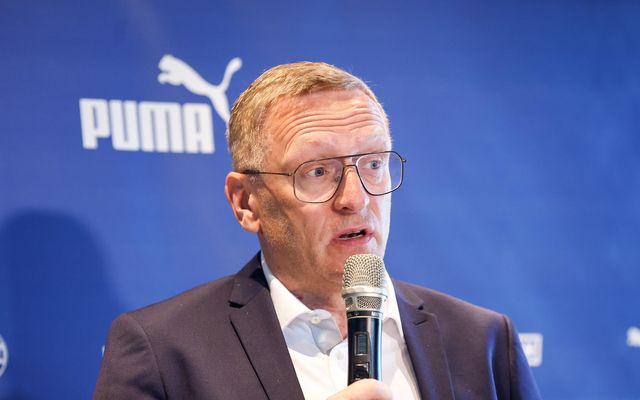 Þorsteinn Halldórsson ræðir málin á fréttamannafundi í höfuðstöðvum Icelandair á föstudag.