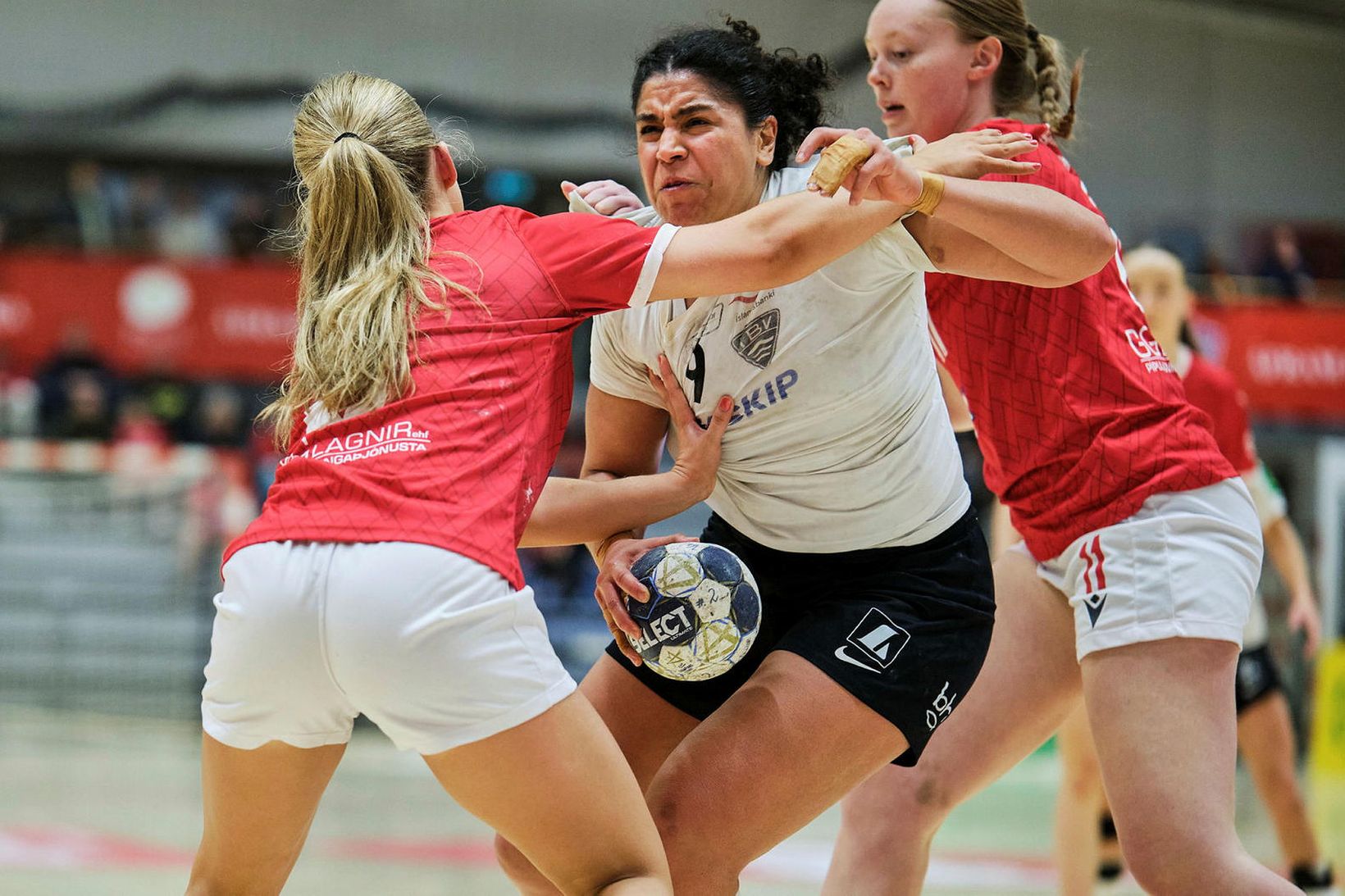 ÍBV – Valur kl. 18, bein lýsing