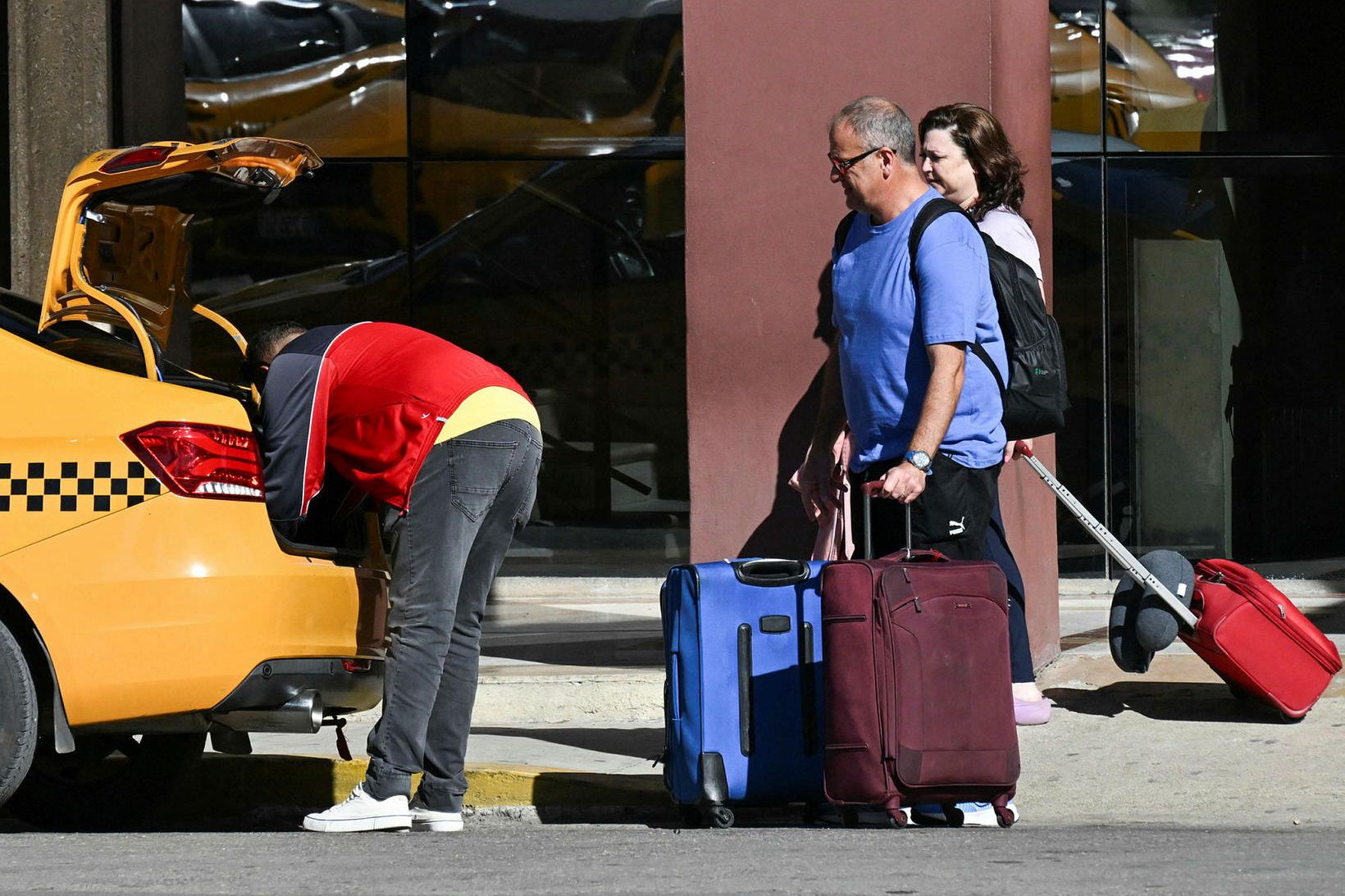 Íslendingar hvattir til að huga að heimför