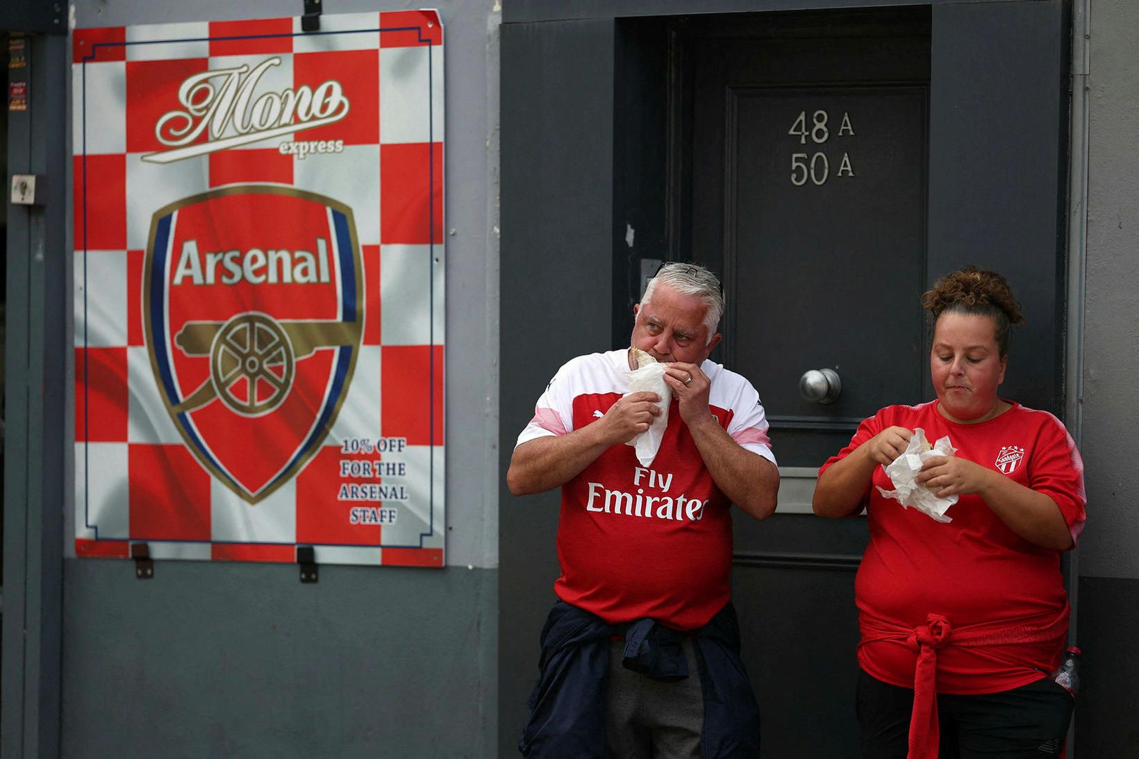 Stuðningsmenn Arsenal máttu heldur ekki hella í sig í Bergamo.