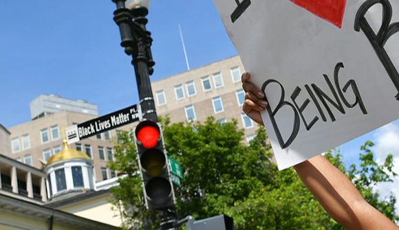 Endurnefndi veginn „Black Lives Matter Plaza“