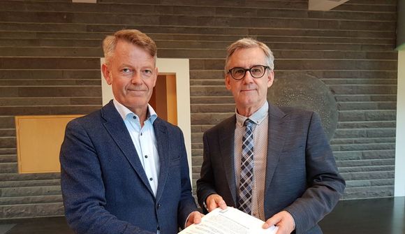 Afhentu undirskriftalista á Alþingi