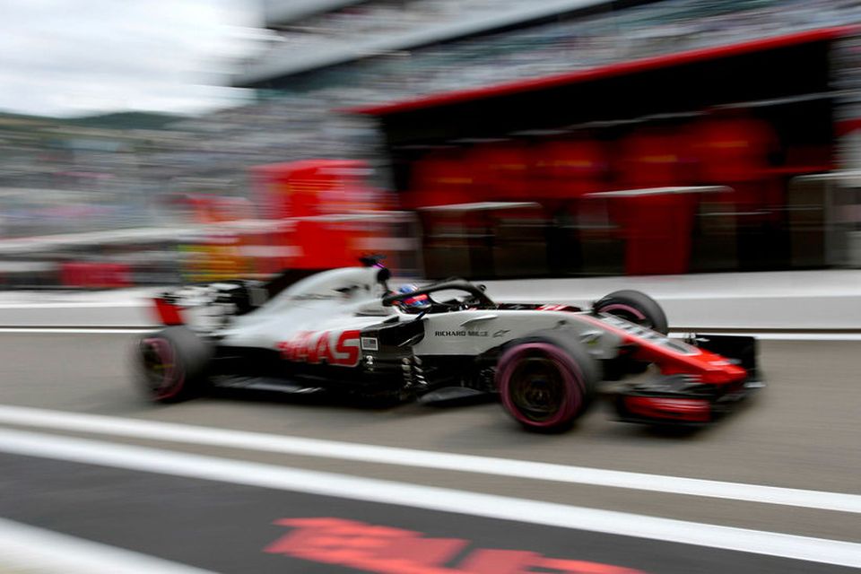 Romain Grosjean hjá Haas á ferð í Sotsjí í morgun.