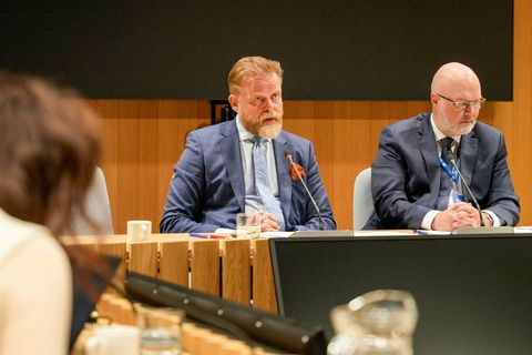 Ásgeir Jónsson seðlabankastjóri og Þórarinn G. Pétursson, varaseðlabankastjóri peningastefnu, á fundinum í morgun.