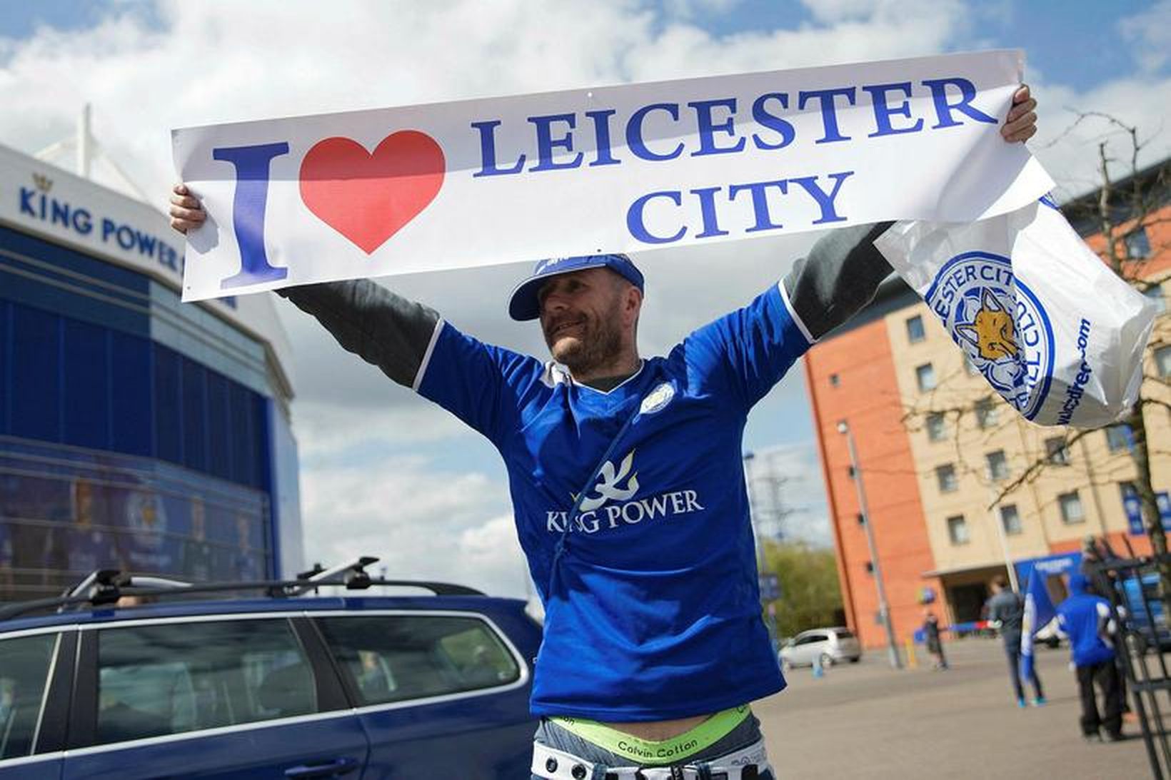 Stuðningsmenn Leicester ráða sér ekki fyrir kæti þessa dagana.