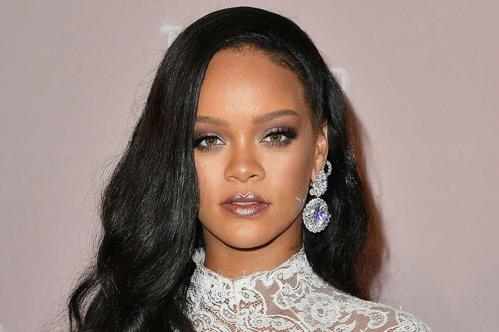 Rihanna er fyrsta svarta konan til að stjórna hátískuhúsi.