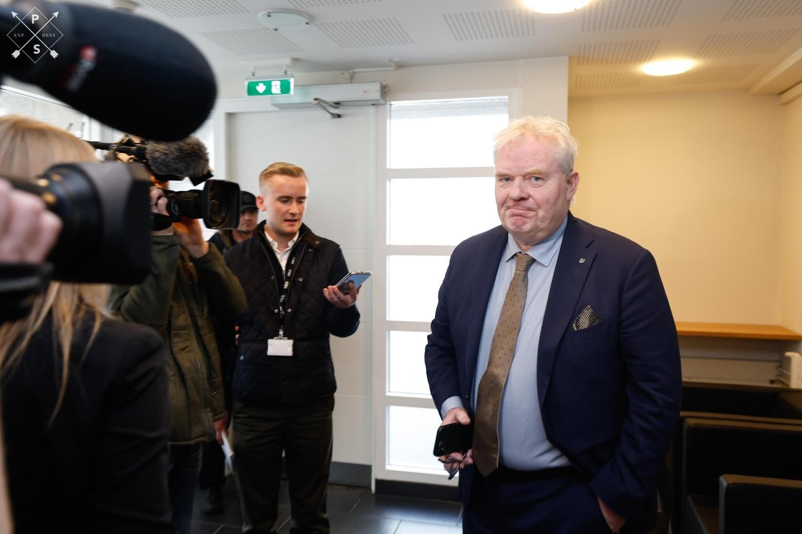 Sigurður Ingi Jóhannsson fjármálaráðherra ræðir við fréttamenn eftir fund ríkisstjórnarinnar …